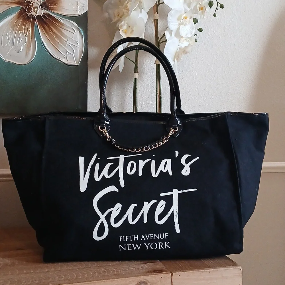 Victoria's Secret Large Fifth Avenue New York Weekender Tote Bag - Picture 8 of 17